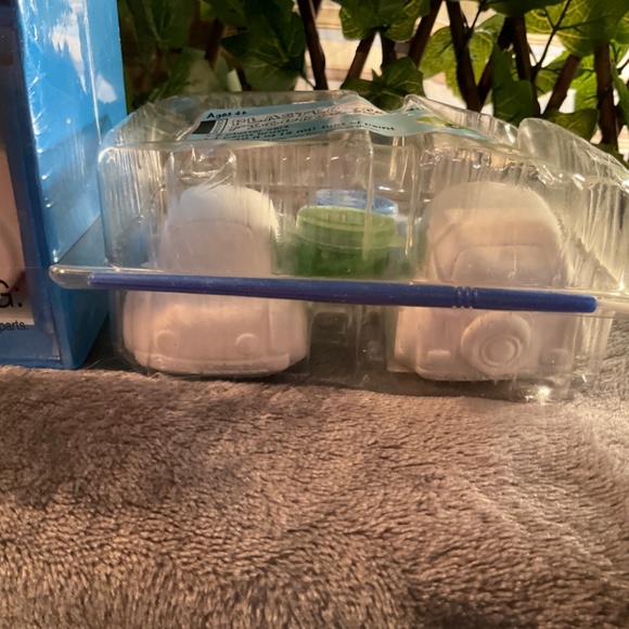 New Melissa & Doug Decorate-Your-Own Race Car Bank and Plaster Car Set - Picture 5 of 13